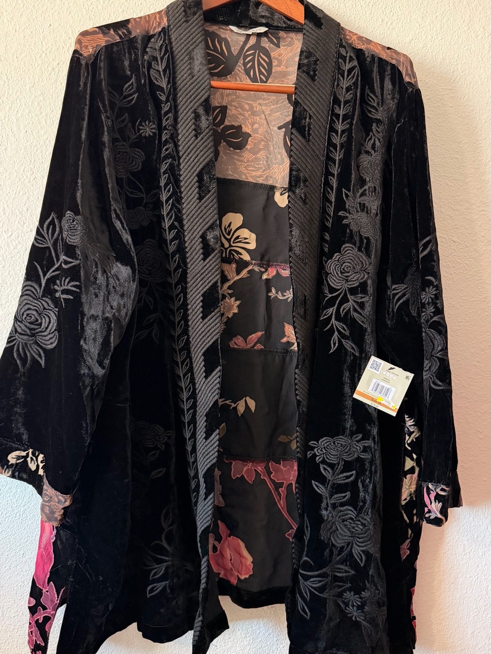 John Mark Black Velvet Floral Kimono with Pink & Cream Accents - Picture 2 of 13